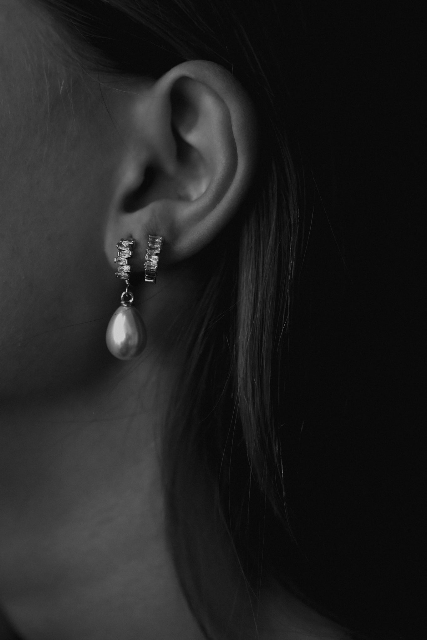 Baguette Pearl Hoop Earring Set