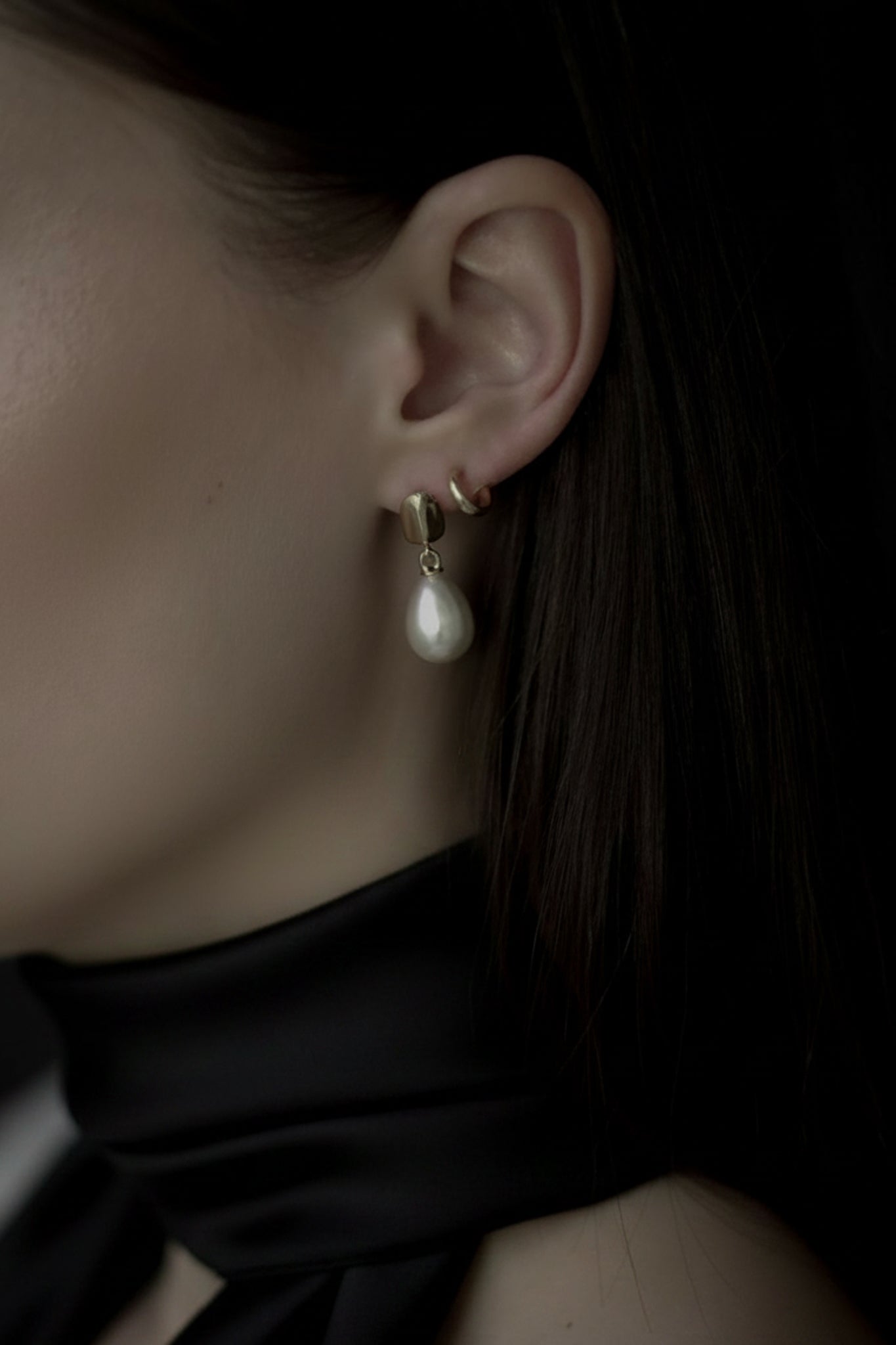 Orb Mini Pearl Drop Earrings
